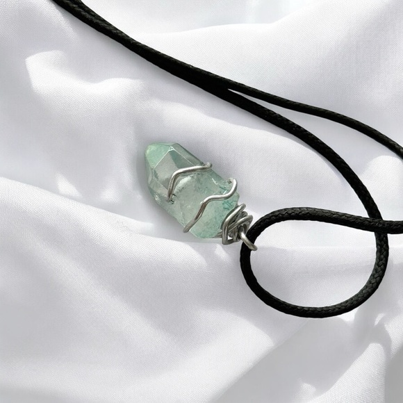 5 For $25💫Sea Mist Green Quartz Pendant Necklace - Picture 6 of 6